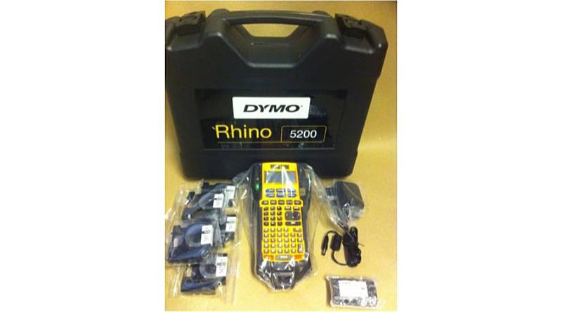 Dymo - Mtrix nyomtat - Rhino 5200-as cmkenyomtat ajndk, 3db 18758 12mmx3,5m nylon kazetta (fekete/fehr) 1db 18444 12mmx5,5m vinyl szalag (fekete/fehr) 1db 18445 19mmx5,5m vinyl szalag (fekete/fehr)